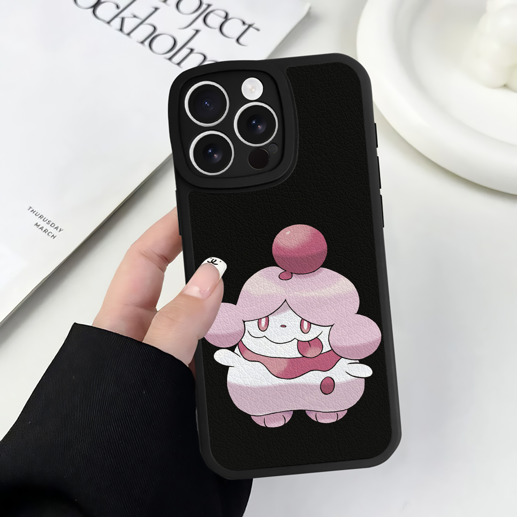（画像用） ポケットモンスター Pokémon 【iPhone 16シリーズ対応】シリコンスマホケース（レザー調） 材質：シリコン